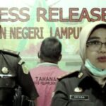 Tersangka Korupsi Bedah Rumah Lampung Timur Ditahan
