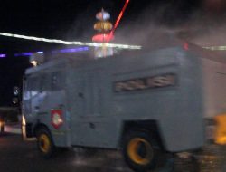 Polisi Semprotkan Disinfektan Di Kota Bandar Lampung