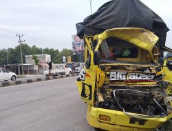 Tiga Truk Tabrakan Beruntun, Sopir Luka Serius