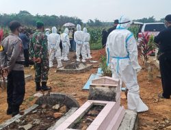 Sinergi TNI-Polri Pantau Pemakaman Jenazah Covid-19