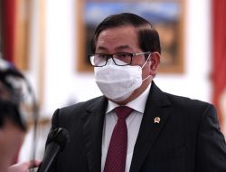 Presiden Jokowi Batalkan Vaksinasi Berbayar untuk Individu