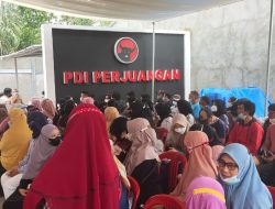 Fraksi PDIP Lampung Barat Fasilitasi Vaksinasi Masyarakat