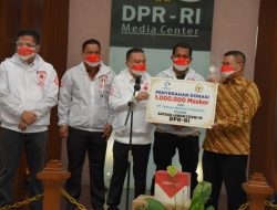 Satgas Lawan Covid-19 DPR Donasikan Masker untuk Nakes