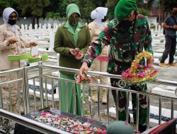 Korem 043 Gatam Ziarah ke Makam Pahlawan