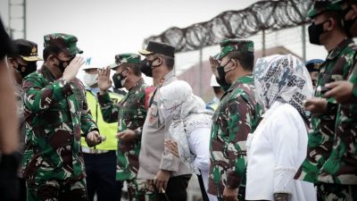 Marsekal Hadi Tinjau Pelaksanaan Vaksinasi Di Lampung