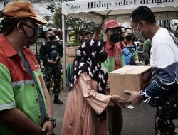 Jelang HUT-76 TNI Danrem Gatam Bagikan Sembako