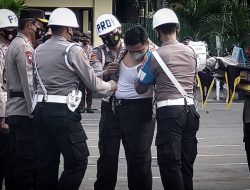 Otak Perampokan Mobil Dilucuti Pakaian Dinasnya