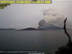 Gunung Anak Krakatau Erupsi Hari Ini Empat Kali