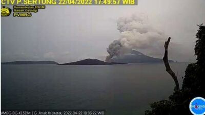 Gunung Anak Krakatau Erupsi Hari Ini Empat Kali