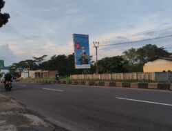 Sebulan Berlalu Baliho Firli Bahuri Masih Terpasang di Lampung Selatan