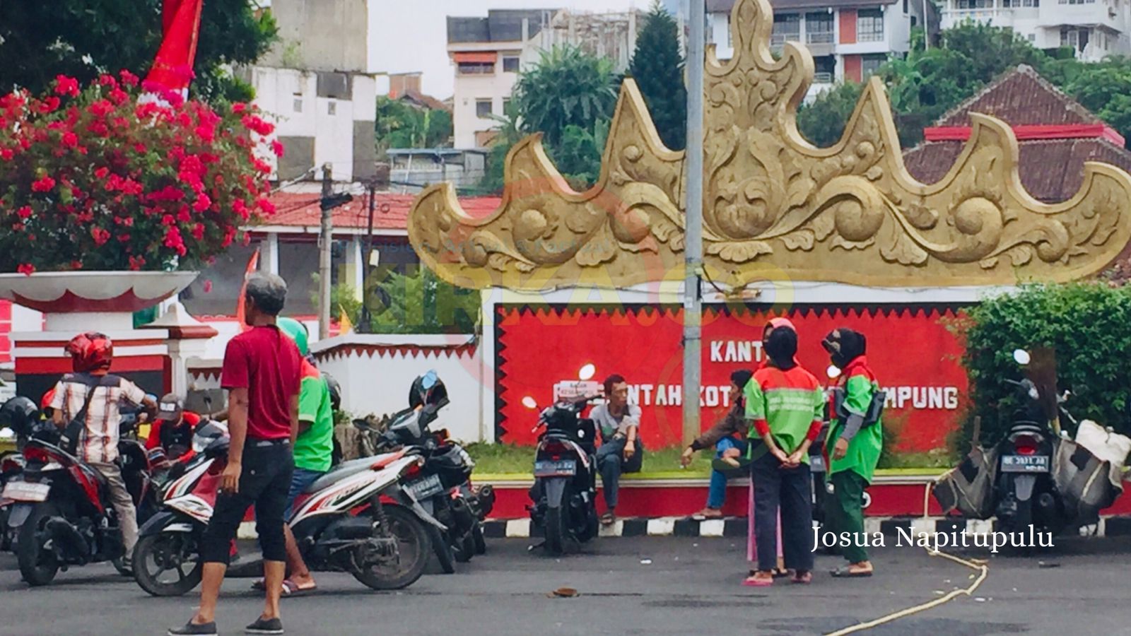 Eva Dwiana Cairkan Gaji Honorer Dinas Lingkungan Hidup