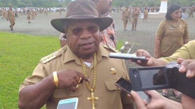 Bupati Mimika Eltinus Omaleng Gugat KPK
