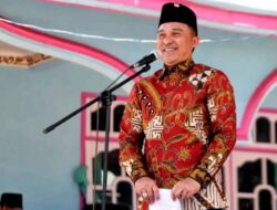 Hari Kemerdekaan Parosil Mabsus Bagikan Puluhan Ribu Bendera