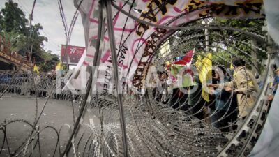 Demo Kenaikan BBM PMII Gerudug Gedung DPRD Kota Bandar Lampung