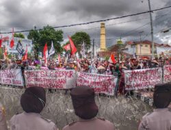 Arinal Djunaidi Didemo Petani Lampung