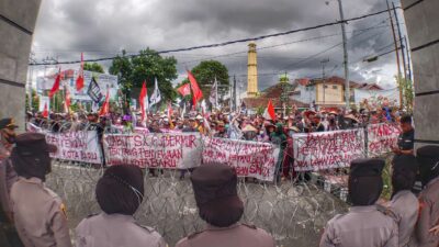 Arinal Djunaidi Didemo Petani Lampung