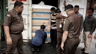 Kejati Kalbar Ungkap 14 Kontainer CPO Selundupan