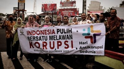 Peringati Hakordia Kejati Aksi di Tugu Adipura