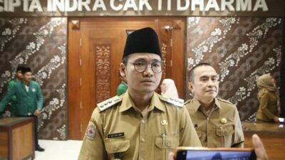 KPK Tahan Bupati Bangkalan Abdul Latif Amin Imron