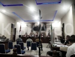 Asep Sukohar Ditegur Hakim Lantaran Beda Keterangan