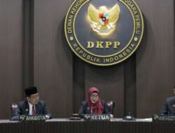 DKPP Berhentikan Ketua Bawaslu Pesisir Barat