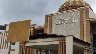 Plang Penyitaan KPK di Gedung Graha Mandala Alam Kini Dilakban