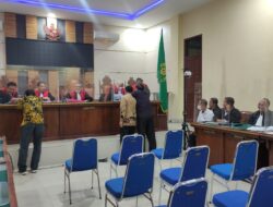 Usai Diperiksa di Sidang Perkara Korupsi Unila, Tamanuri Inisiasi Jabat Tangan Hakim Hingga Jaksa KPK