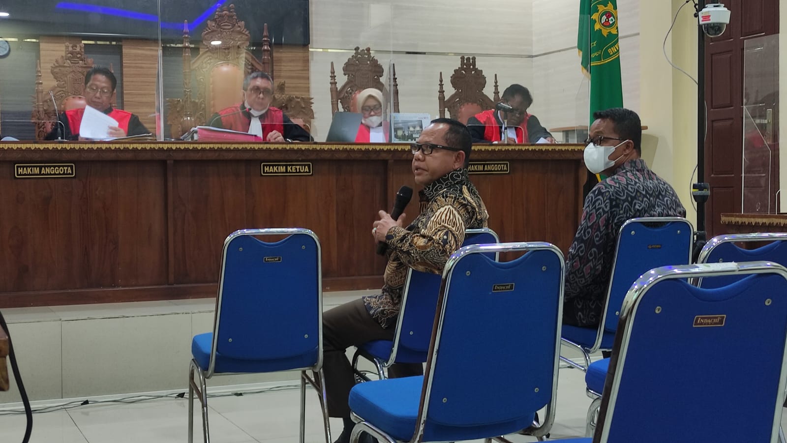 Suara Kadis Pendidikan Lampung Sulpakar Tiba-tiba Meninggi Saat Ditanyai Jaksa KPK