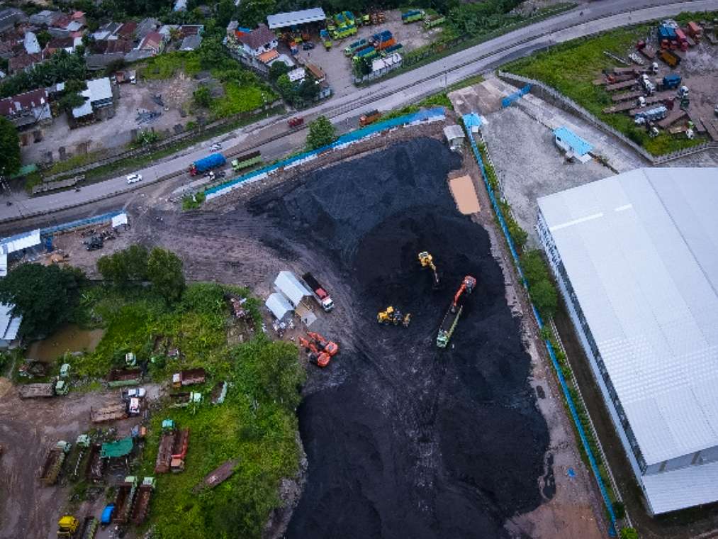 Stockpile Batu Bara di Lampung Marak Tak Berizin