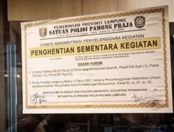 Pol PP Lampung Segel Bar Els Coffee Soekarno Hatta
