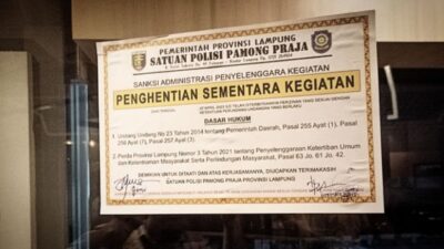 Pol PP Lampung Segel Bar Els Coffee Soekarno Hatta