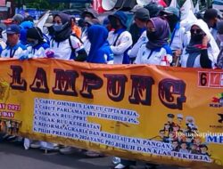 Buruh di Lampung Tolak Politik Upah Murah