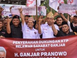 Sahabat Ganjar Serahkan KTP ke PDIP Lampung
