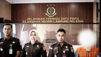 Kades Karya Tunggal Dicokok Saat Nyeruput Kopi