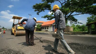 Dua Proyek Dinas PUPR Waykanan Disorot