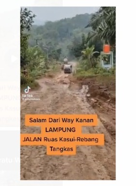 Jalan Rusak di Kabupaten Waykanan