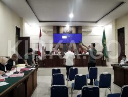 Menangis, Terdakwa Korupsi Tukin Kejari Bandar Lampung Minta Maaf