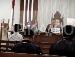 Terkesan Tak Merasa Salah, RT Wawan Kurniawan Diceramahi Hakim