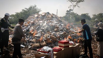Bea Cukai Lampung Musnahkan Barang Ilegal Rp33 Miliar