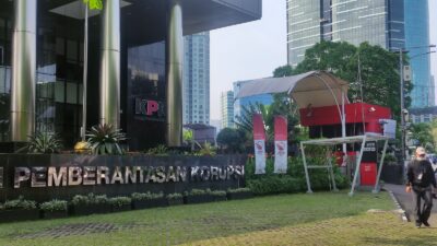 KPK Geledah Sejumlah Kantor di Pemkab Muna