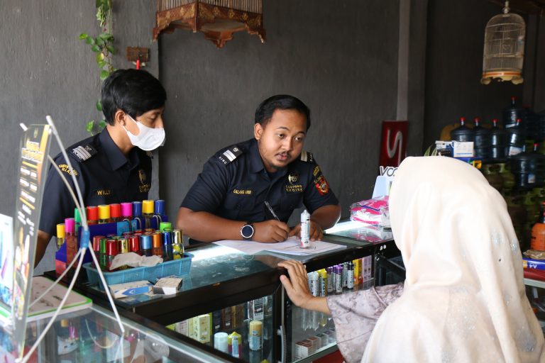 Bea Cukai Bandarlampung Pantau Rokok Elektrik