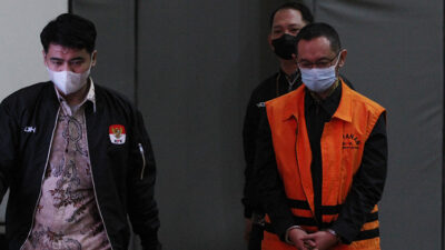 KPK Resmi Tahan Eks Kepala Bea Cukai Makassar