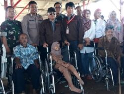 IKA FH Unila Menggelar Bakti Sosial di Pesisir Pantai Sukaraja
