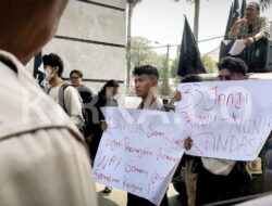 Pemprov Lampung Didemo, Mahasiswa Singgung 33 Janji Kerja Arinal – Nunik