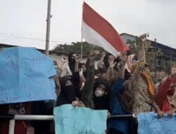 Ratusan Warga Tanjung Bintang Protes Debu Batu Bara