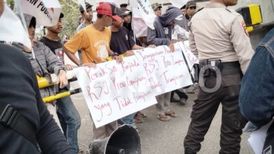 Demo di Pemprov Lampung, Massa Minta Anggaran DPMDT Diusut