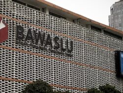 Capres Diminta Bawaslu Tak Sosialisasi Pakai Frekuensi Publik
