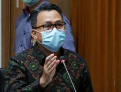 KPK Periksa Tiga Tersangka Korupsi Bansos Beras