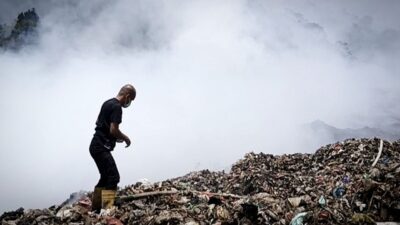 Sejuta Liter Air Habis Untuk Kebakaran TPA Bakung