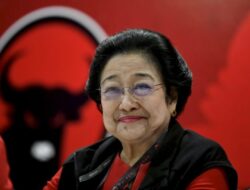 Megawati Soekarnoputri juga Petugas Partai di PDIP